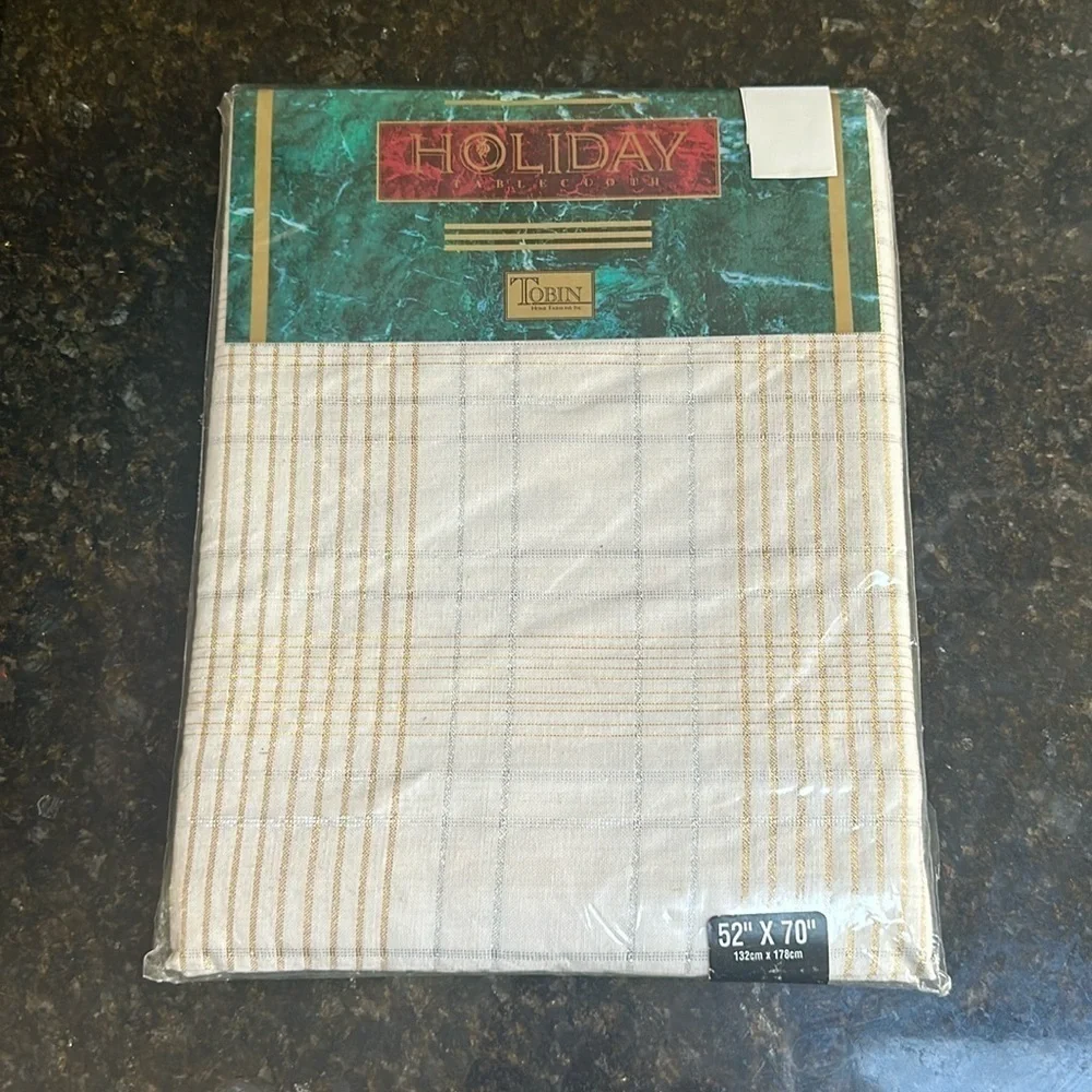 ❤️ 🆕 TOBIN HOME FASHIONS ICICLE TABLECLOTH  gold and silver threading 52” x 70”